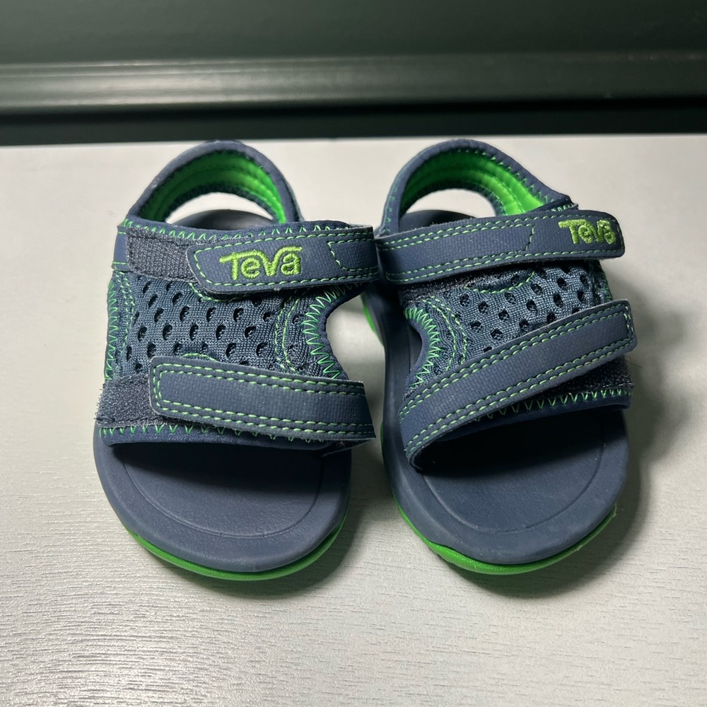 Teva Toddlers' Psyclone Water Sandal in Navy, size 4